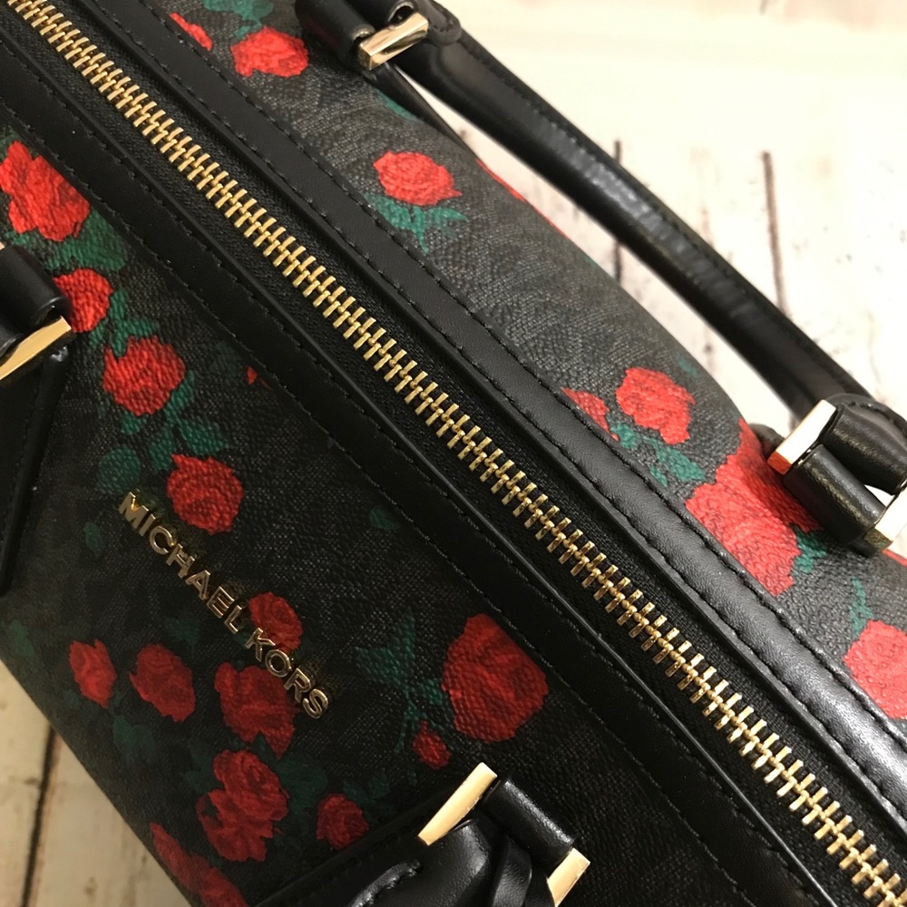 NWT Michael Kors Hayes red rose LG duffle bag - Picture 3 of 8